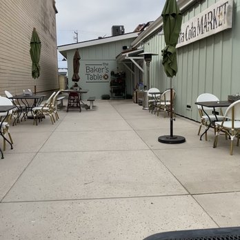 The Baker's Table - Outdoor seating - Bakeries Near Me - Santa Ynez, California