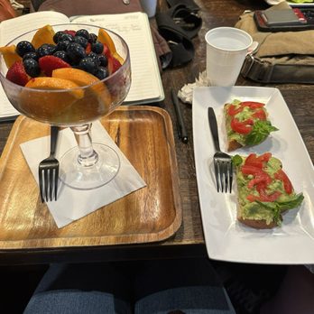Bricks & Scones - Avocado toast and fruit bowl - Coffee & Tea Near Me - Los Angeles, California Bricks & Scones - Avocado toast and fruit bowl - Coffee & Tea Near Me - Los Angeles, California