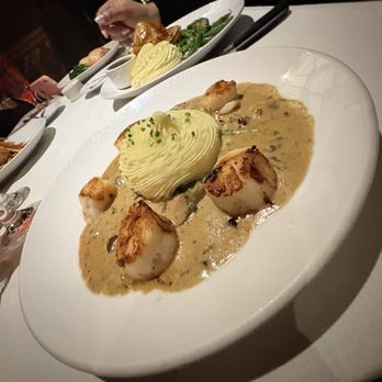 Shadowbrook - Pan Pan-Seared Sea Scallops - American Near Me - Capitola, California