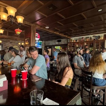 Pimlico Irish Pub - Shady Acres - bar - Irish Pub Near Me - Houston, Texas