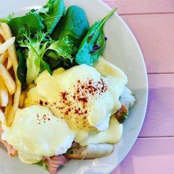 Cafe Morey's - Salmon eggs Benedict - American Near Me - Honolulu, Hawaii Cafe Morey's - Salmon eggs Benedict - American Near Me - Honolulu, Hawaii
