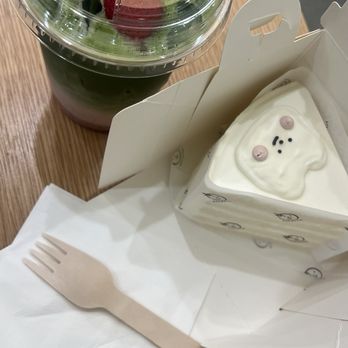 Harucake - strawberry matcha latte and cake slice - Coffee & Tea Near Me - Los Angeles, California