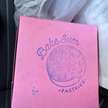 Bake Sum - Cute pink box containers - Desserts Near Me - Oakland, California