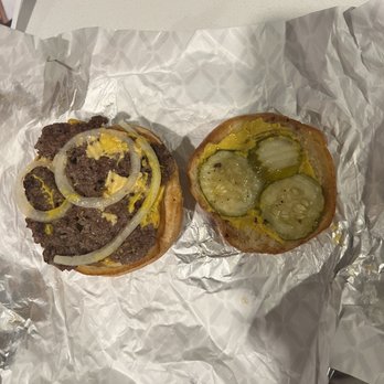 Cheeseburgers - Burgers Near Me - Omaha, Nebraska