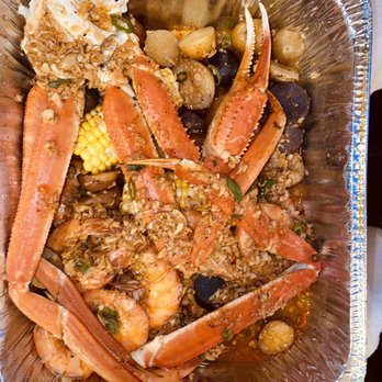 Bootleg Special - Snow Crab Legs & Shrimp. - Seafood Near Me - Boston, Massachusetts