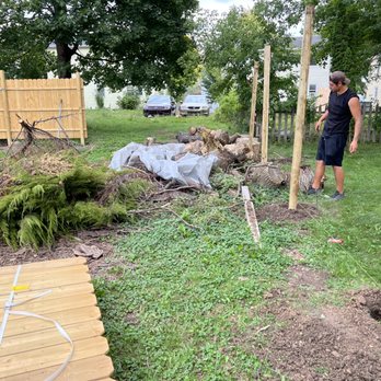 MC Landscaping - Fence building - Gardeners Near Me MC Landscaping - Fence building - Gardeners Near Me