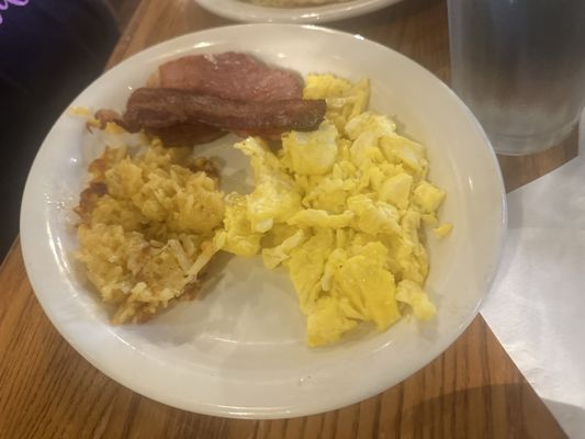 Cracker Barrel Old Country Store by null