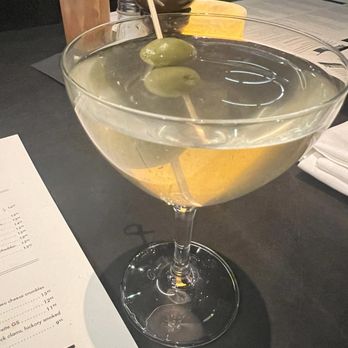 6Smith - Dirty Martini - Seafood Near Me - Wayzata, Minnesota