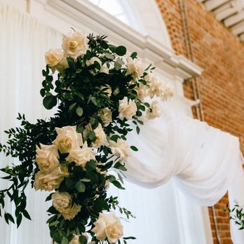 Forever & Always Weddings and Events - Flower arrangement at the "alter" - Wedding Planning Near Me Forever & Always Weddings and Events - Flower arrangement at the "alter" - Wedding Planning Near Me