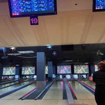 Frames Bowling Lounge - Bowling lane - Bowling Near Me - New York, New York Frames Bowling Lounge - Bowling lane - Bowling Near Me - New York, New York