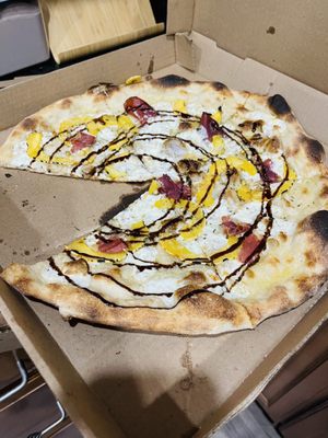 Lo Mo Pizzeria by null