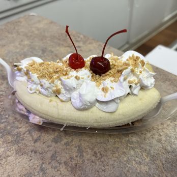 Buds Ice Cream - Banana split - Ice Cream & Frozen Yogurt Near Me - Truckee, California Buds Ice Cream - Banana split - Ice Cream & Frozen Yogurt Near Me - Truckee, California
