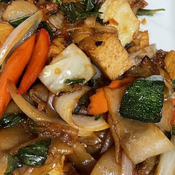 Siam Square - Veg drunken noodles with fried tofu - Thai Near Me - Fairbanks, Alaska