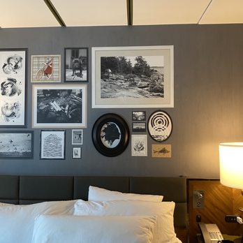 Renaissance Minneapolis Bloomington Hotel - King bed - Hotels Near Me - Bloomington, Minnesota Renaissance Minneapolis Bloomington Hotel - King bed - Hotels Near Me - Bloomington, Minnesota