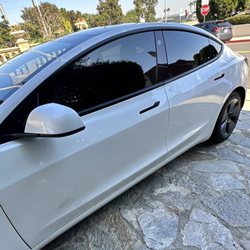 EZ Tint - 2022 Tesla model 3 , 15% nano carbon tint all around ! So happy with J's work !