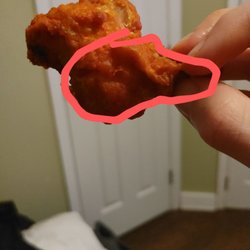 Copiague Bagel & Deli - Gross wings