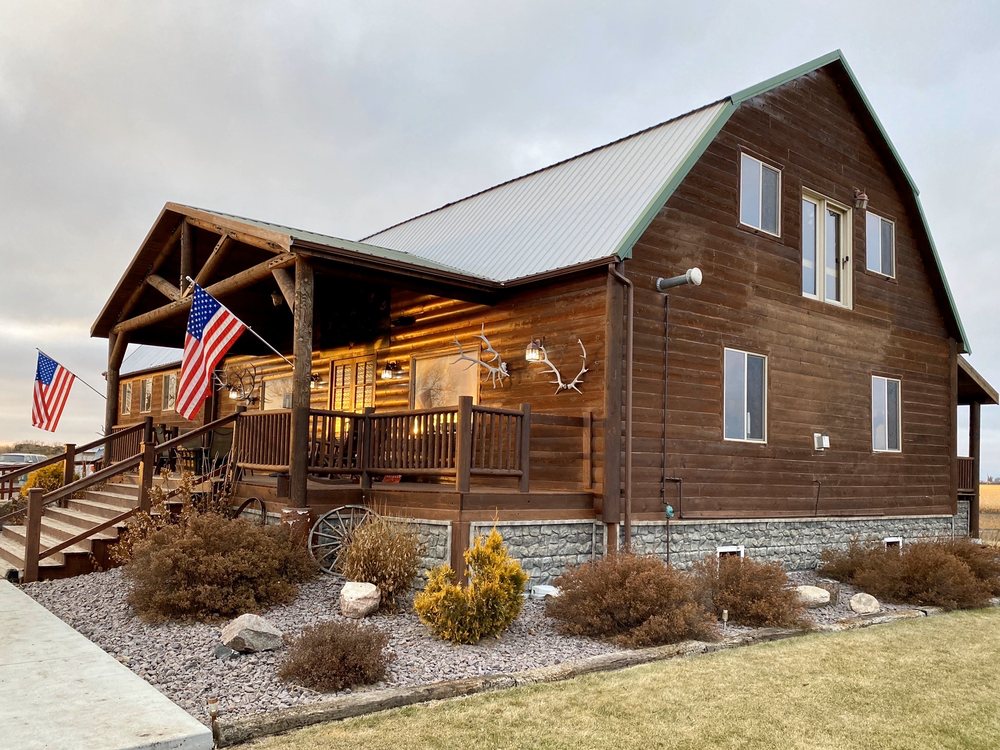 PEPPER SLOUGH LODGE Updated June 2024 11 Photos 216 N Pine St