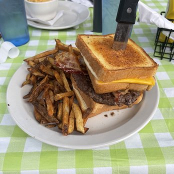 Fizzlestix - Sasquatch Burger & Basket Fries - American Near Me - Massillon, Ohio