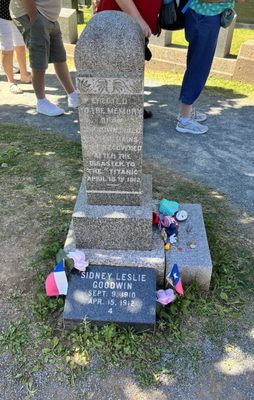 Fairview Lawn Cemetery by null