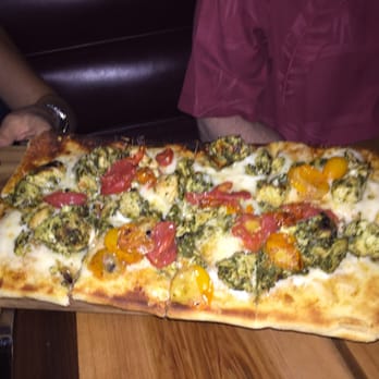 Sweetwater - Chicken veggie flatbread - Gastropubs Near Me - Boynton Beach, Florida