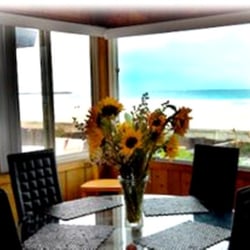 Ocean Breeze Oasis - View of Pacific Ocean & South Mission Beach Boardwalk while sitting at the OBO dining area