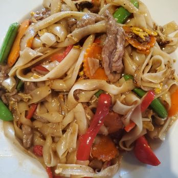 NaRai Thai - Garlic beef noodles - Thai Near Me - Colorado Springs, Colorado NaRai Thai - Garlic beef noodles - Thai Near Me - Colorado Springs, Colorado