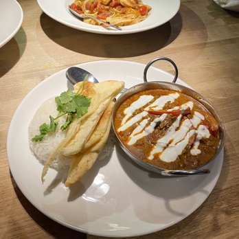 Moxies Fairview Mall Restaurant - Vindaloo - Canadian (New) Near Me - North York, Ontario Moxies Fairview Mall Restaurant - Vindaloo - Canadian (New) Near Me - North York, Ontario