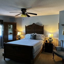 Blue Mountain Mist Country Inn - Shields Fort Room. One of our favorites.