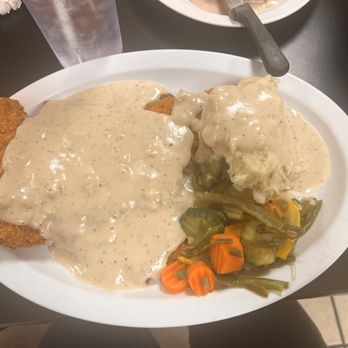 Mom's Diner - Chicken Fried Steak with Mashed Potatoes and Veggies - Diners Near Me - Pahrump, Nevada Mom's Diner - Chicken Fried Steak with Mashed Potatoes and Veggies - Diners Near Me - Pahrump, Nevada