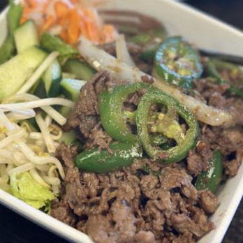 Rolls And Grill - Lemongrass Beef Bowl - Vietnamese Near Me - Bakersfield, California Rolls And Grill - Lemongrass Beef Bowl - Vietnamese Near Me - Bakersfield, California