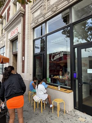 Santa Canela by null