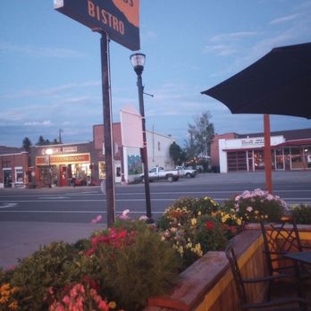 Backroads Bistro - Relaxed outdoor patio - New American Near Me - Panguitch, Utah Backroads Bistro - Relaxed outdoor patio - New American Near Me - Panguitch, Utah