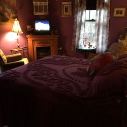 Raphael Inn - The Lovely Evangeline Room....