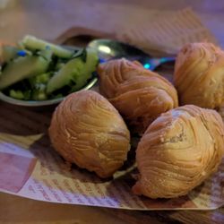 Chanpen Thai Cuisine - Ka ree puff, very good appetizer