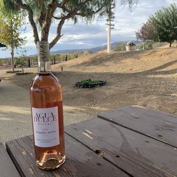 Agua Dulce Winery - This was our favorite bottle picked after the tasting - Wineries Near Me - Agua Dulce, California Agua Dulce Winery - This was our favorite bottle picked after the tasting - Wineries Near Me - Agua Dulce, California