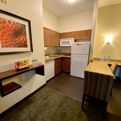 Staybridge Suites Irvine East/Lake Forest - King suite