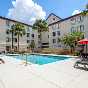 Red Roof PLUS+ Gainesville - Hotels Near Me - Gainesville, Florida Red Roof PLUS+ Gainesville - Hotels Near Me - Gainesville, Florida