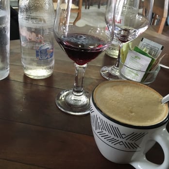Café Benito - Cappuccino, vino tinto, and sparkling water. - International Near Me - Guadalajara, JAL
