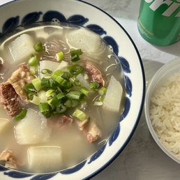 I ordered Galbi Tang and the quality and quantity was both great . Will definitely order food from here again !!!