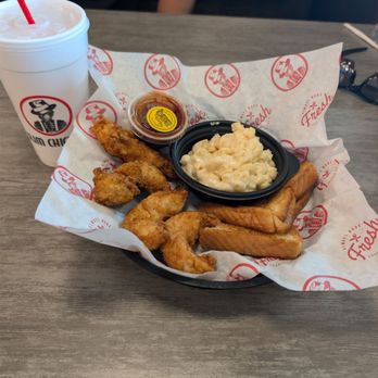 Slim Chickens - 4 tender meal with Mac & cheese - Salad Near Me - North Las Vegas, Nevada Slim Chickens - 4 tender meal with Mac & cheese - Salad Near Me - North Las Vegas, Nevada