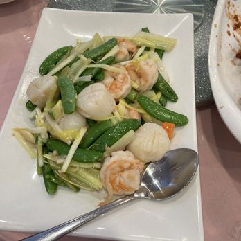 Good Luck Kitchen 粤唯鮮 - Shrimp and scallop - Cantonese Near Me - Flushing, New York