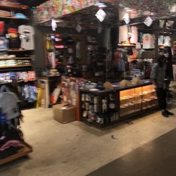 Zumiez