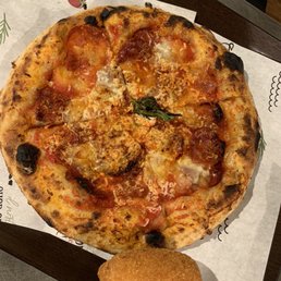 Pepperoni Pizza with spicy salami - so good! Pepperoni Pizza with spicy salami - so good!