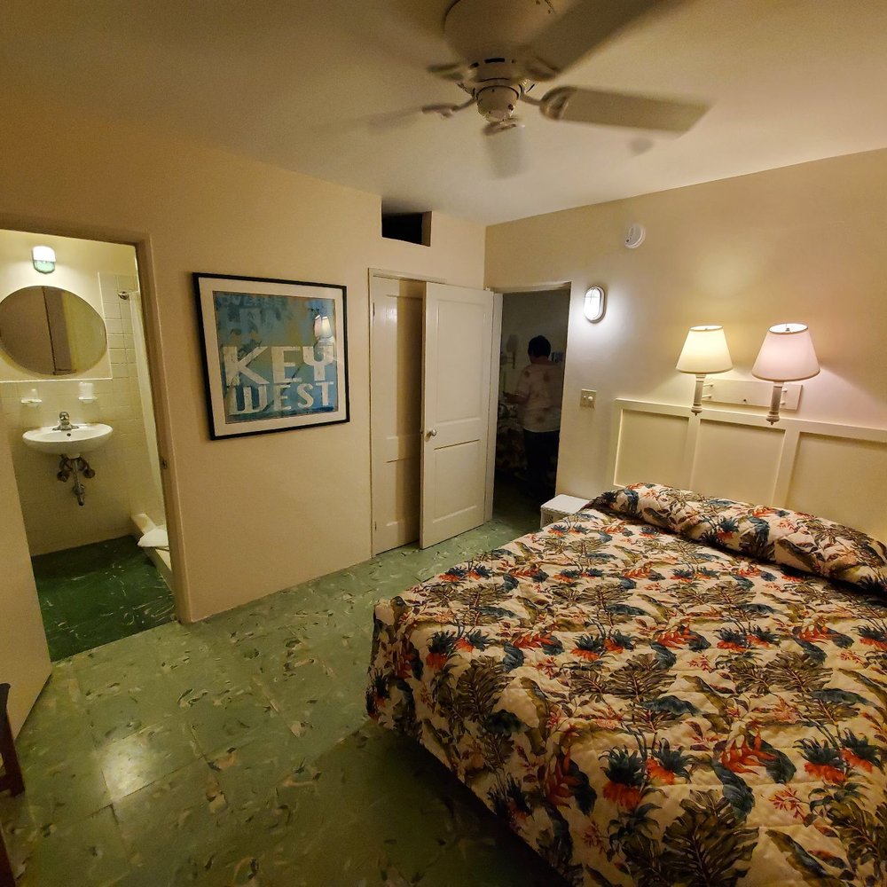El Patio Motel - Second room...and bathroom - Hotels Near Me - Key West, Florida El Patio Motel - Second room...and bathroom - Hotels Near Me - Key West, Florida