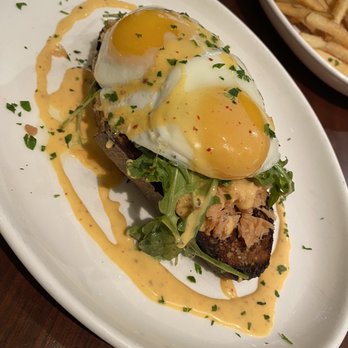 Metropole - Smoked salmon Benedict - New American Near Me - Cincinnati, Ohio Metropole - Smoked salmon Benedict - New American Near Me - Cincinnati, Ohio