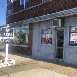 Jays Jewelers - South Jersey's Best Jewelers !
Jewelry Repairs , Watch Repairs , Gifts for all Occasions ! We Buy your old Jewelry and Watches .