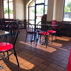 Chicken Express - Dining room