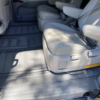 Bling Bling Auto Spa - Mats off deep carpet cleaning - Car Wash Near Me - Chicago, Illinois