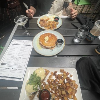 Rustic Root - Two Eggs, eggs Benedict, Buttermilk Pancakes - Cocktail Bars Near Me - San Diego, California Rustic Root - Two Eggs, eggs Benedict, Buttermilk Pancakes - Cocktail Bars Near Me - San Diego, California