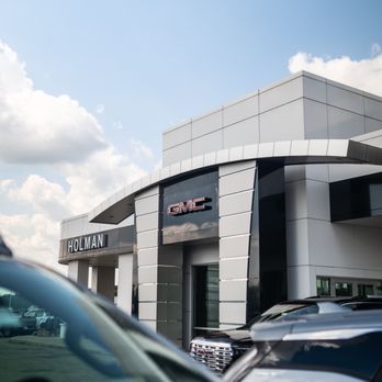 Holman Motors - Front sales entrance - Car Dealers Near Me - Batavia, Ohio